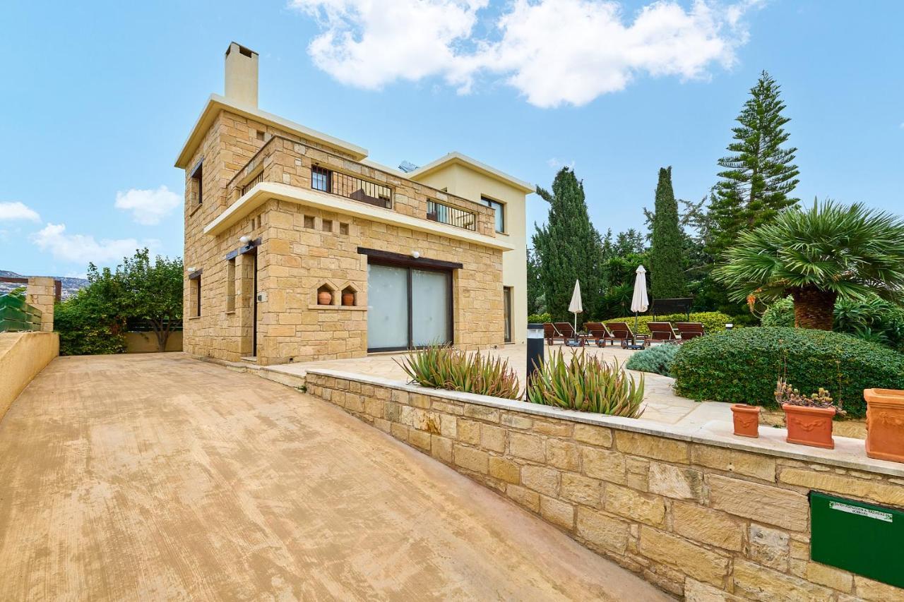 Villa Camelot By Ezoria Villas คอรัลเบย์ ภายนอก รูปภาพ