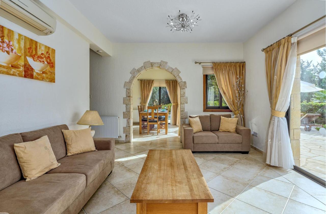 Villa Camelot By Ezoria Villas คอรัลเบย์ ภายนอก รูปภาพ