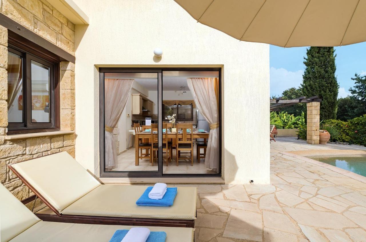 Villa Camelot By Ezoria Villas คอรัลเบย์ ภายนอก รูปภาพ